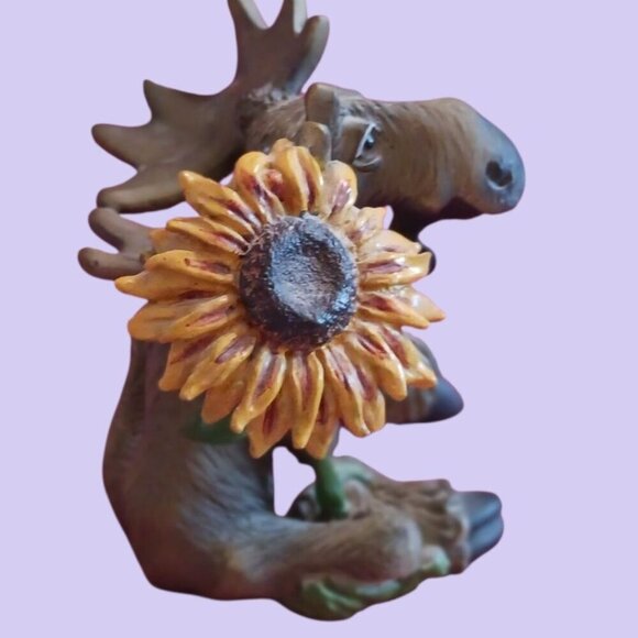 Big Sky Carvers Mountain Mooses Figurine With Sunflower - Picture 4 of 12